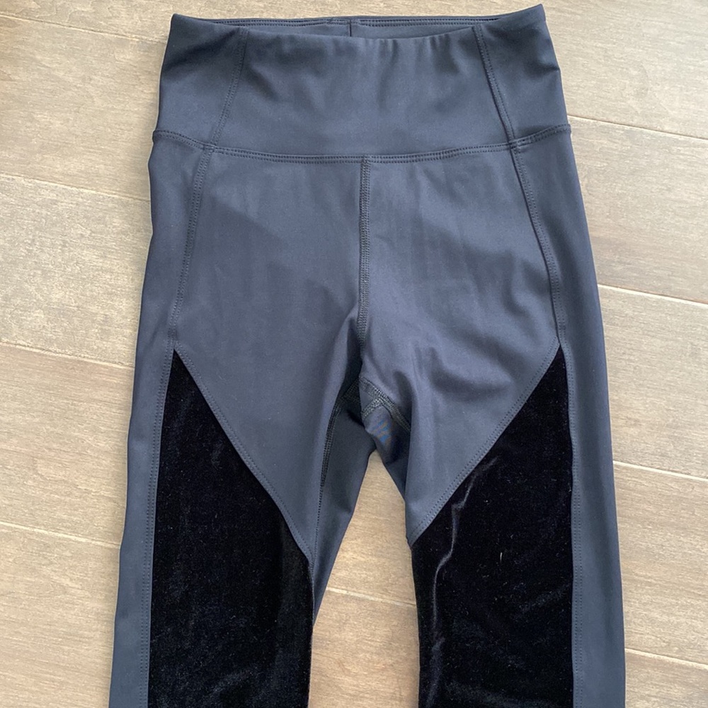 New Heroine Sport velvet yoga pants leggings Small